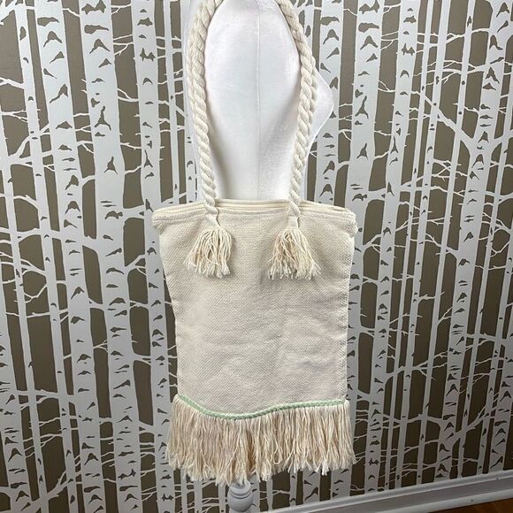 Altos de Chavon Woven Fringed Trim Market Tote - Picture 2 of 12